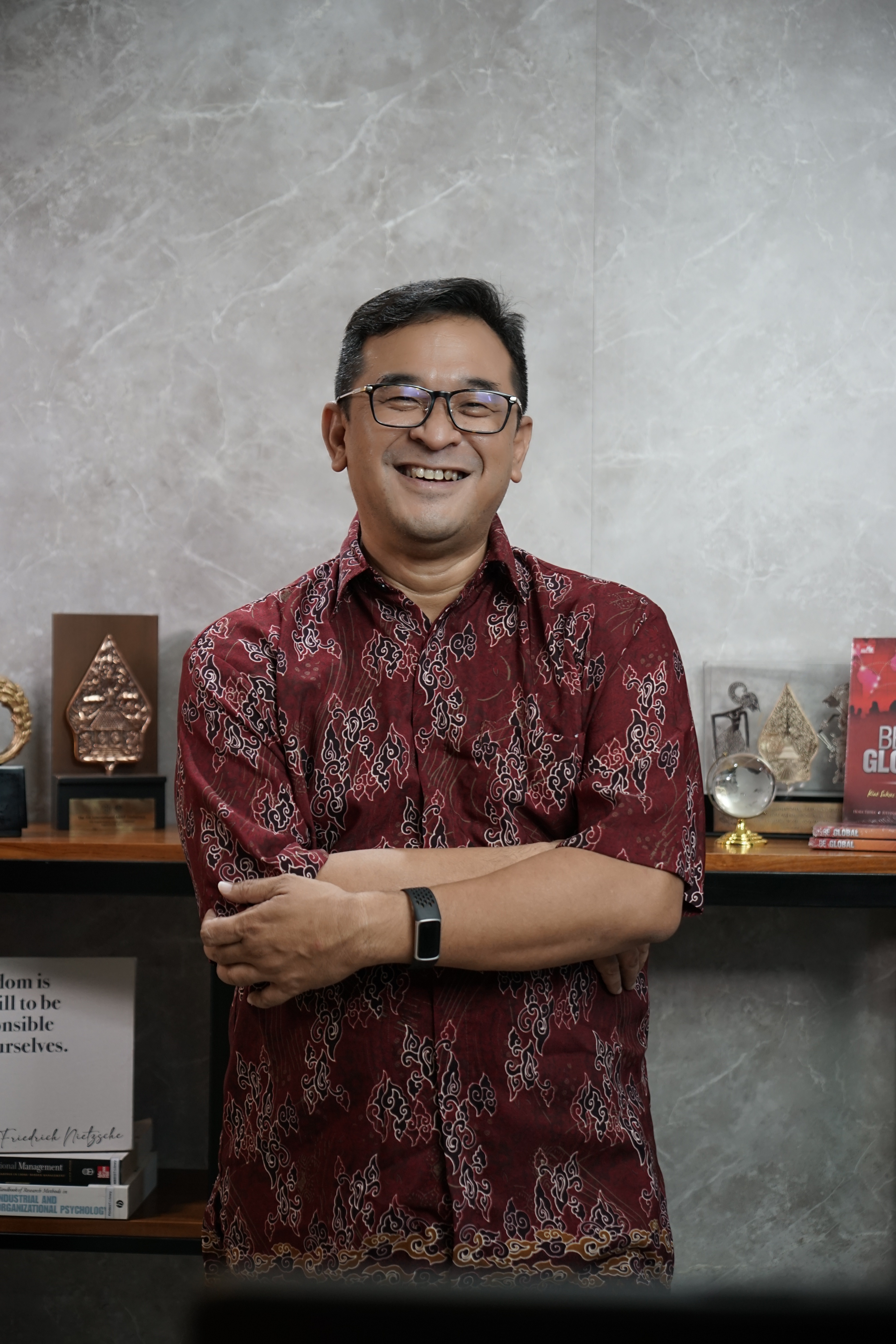Dr. Hora Tjitra